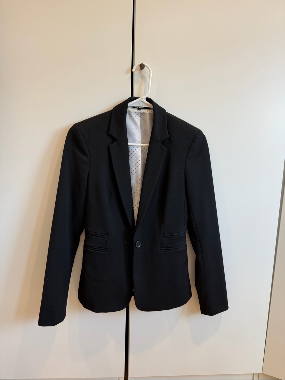 Classic Black Women’s Single-Button Blazer